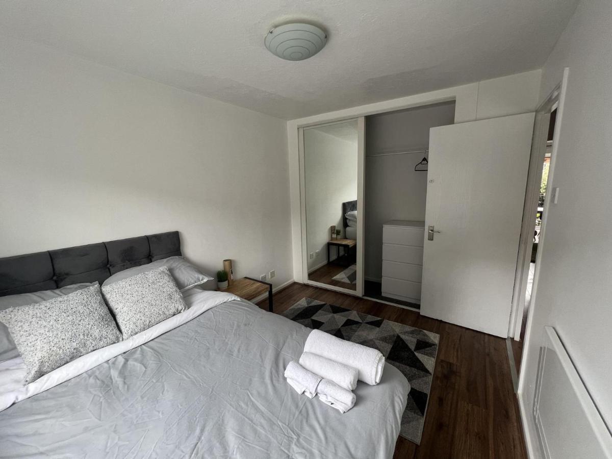 Canary Wharf Haven - Spacious & Homely Entire 1 Bedroom Flat Londres Exterior foto