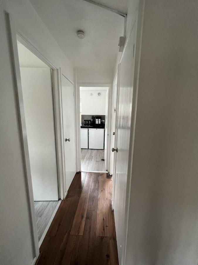 Canary Wharf Haven - Spacious & Homely Entire 1 Bedroom Flat Londres Exterior foto