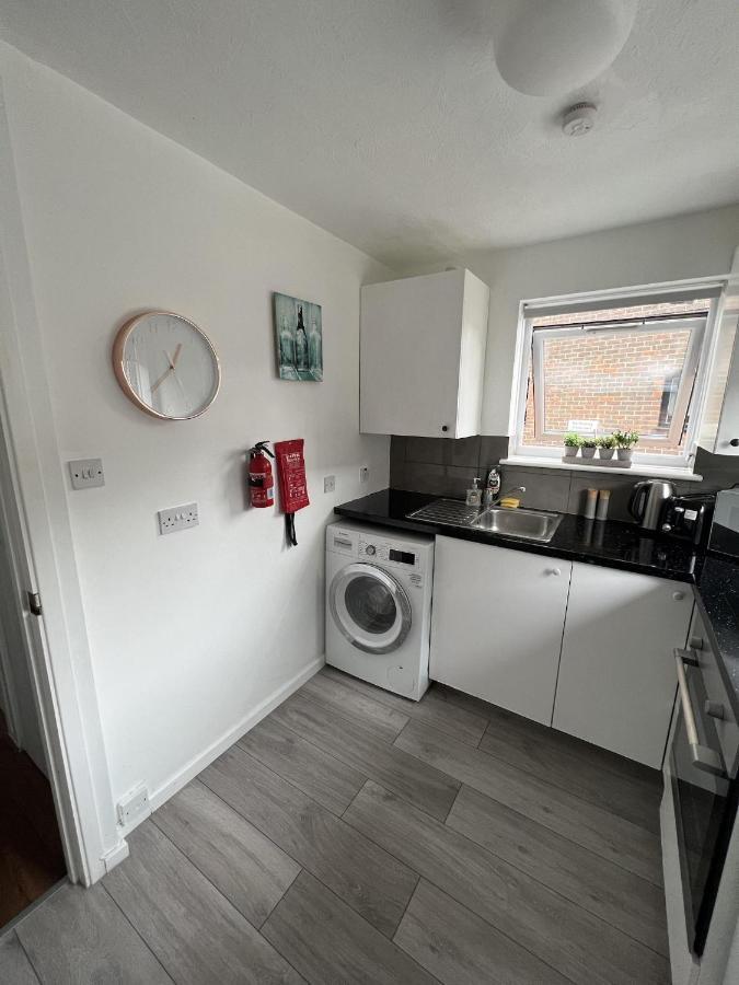 Canary Wharf Haven - Spacious & Homely Entire 1 Bedroom Flat Londres Exterior foto