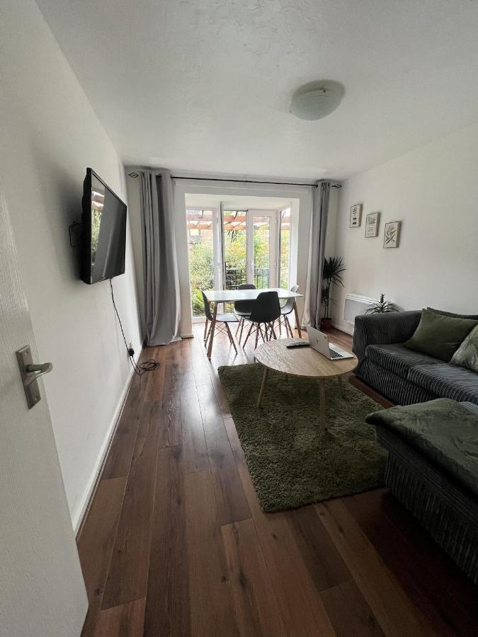 Canary Wharf Haven - Spacious & Homely Entire 1 Bedroom Flat Londres Exterior foto