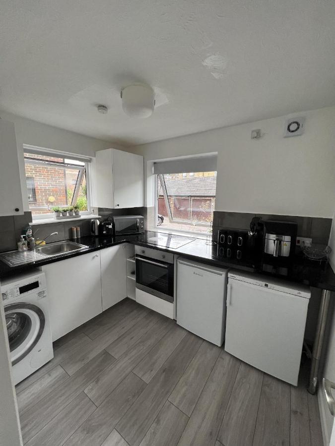 Canary Wharf Haven - Spacious & Homely Entire 1 Bedroom Flat Londres Exterior foto